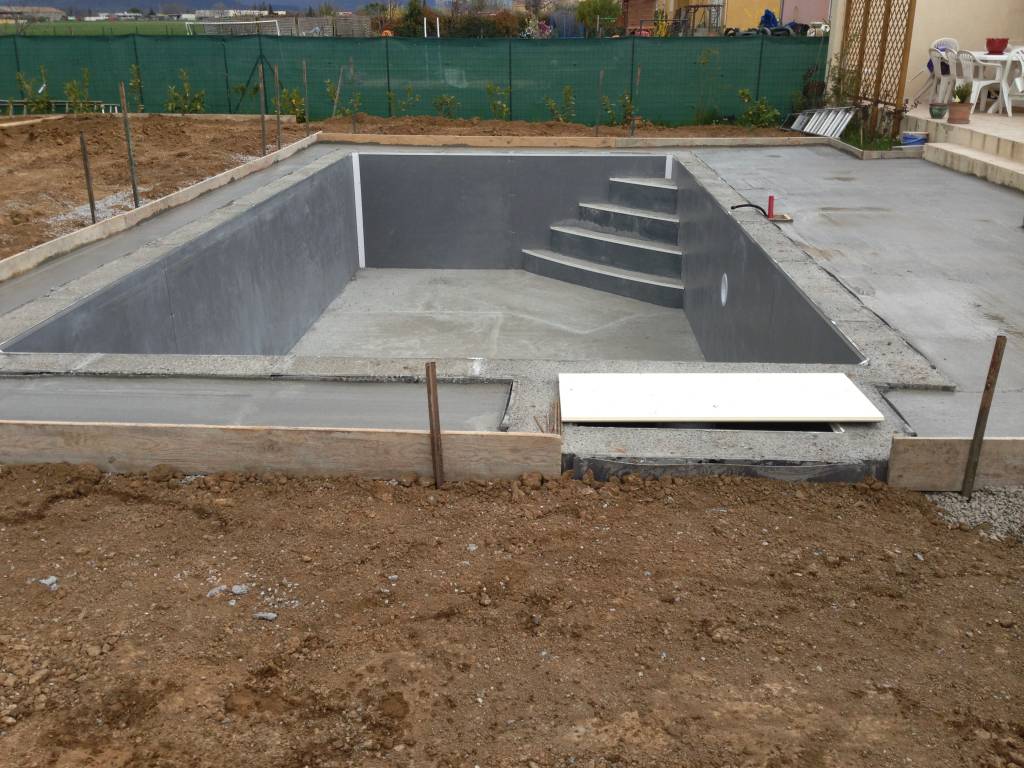 Création piscine béton Angoulême